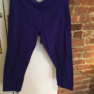 Lululemon dark blue / purple wonder under crop